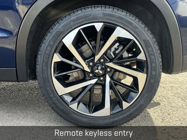 Used 2023 Mitsubishi Outlander SE image 11