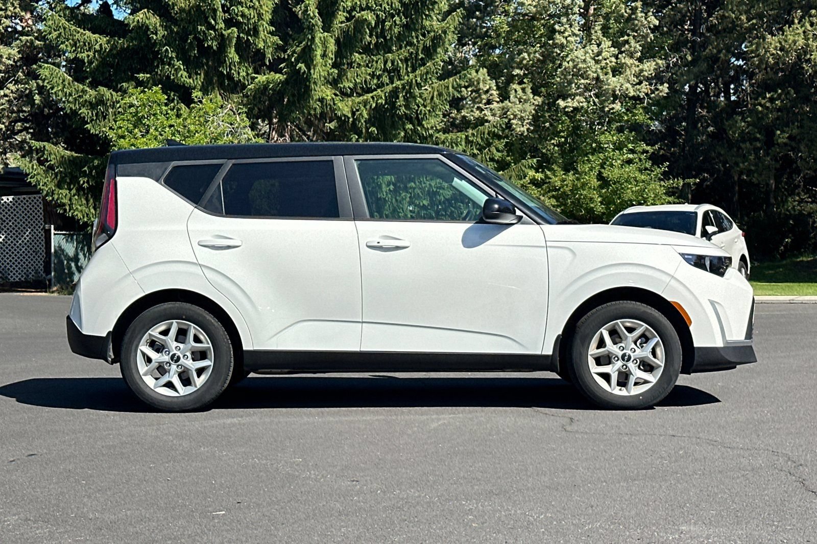 Certified 2025 Kia Soul S FWD image 3