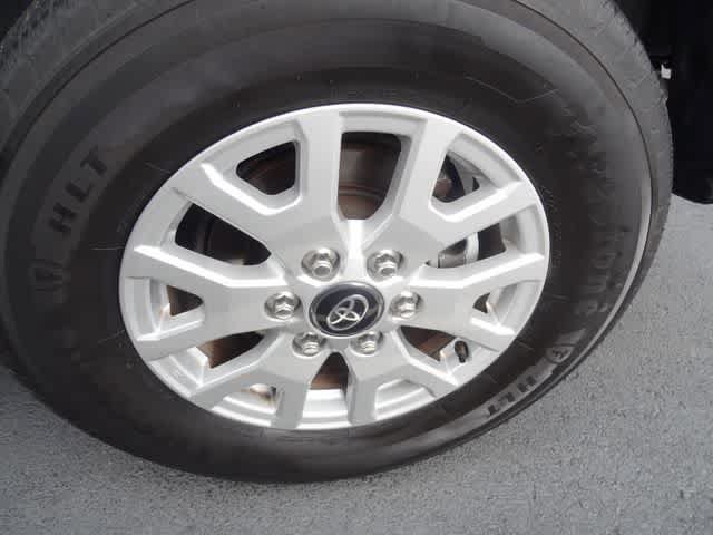 Used 2024 Toyota Tacoma SR5 AWD/4WD image 16