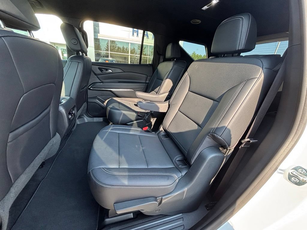 Used 2026 Chevrolet Traverse LT AWD/4WD image 13