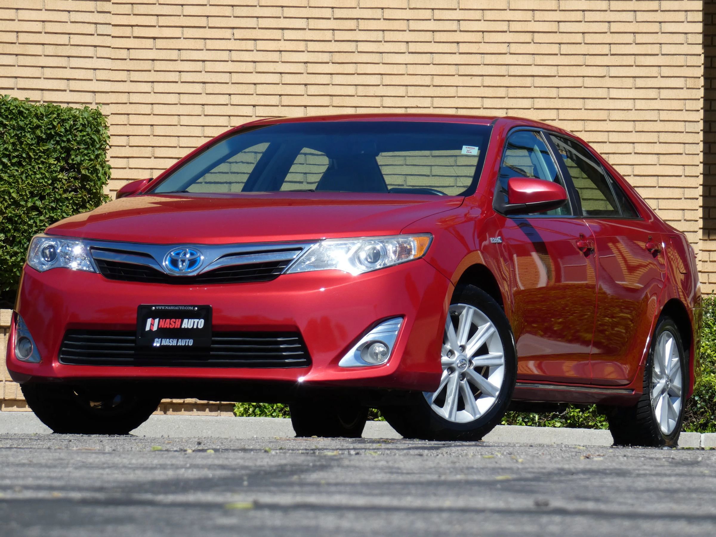 Used 2013 Toyota Camry XLE w/ Convenience Pkg image 4