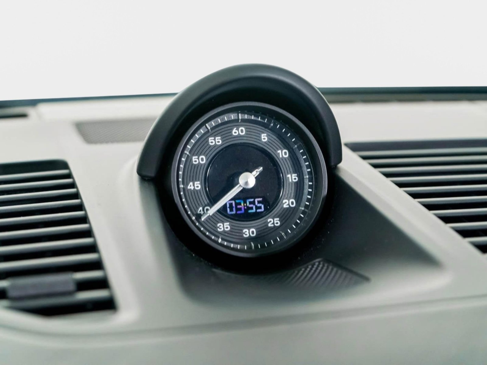 Used 2024 Porsche 911 Carrera 4S w/ Sport Package image 33