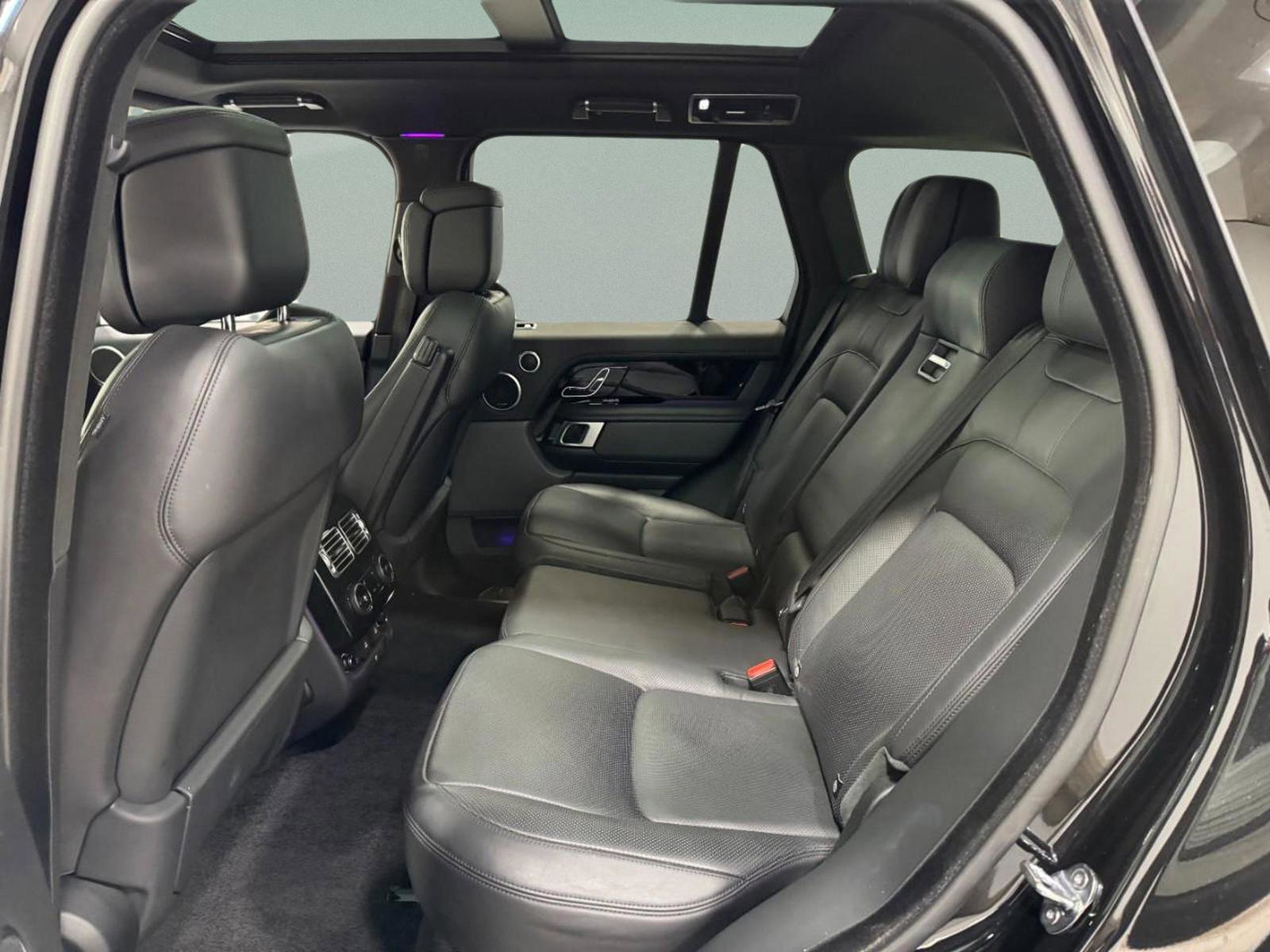 Used 2021 Land Rover Range Rover P525 Westminster Edition image 9