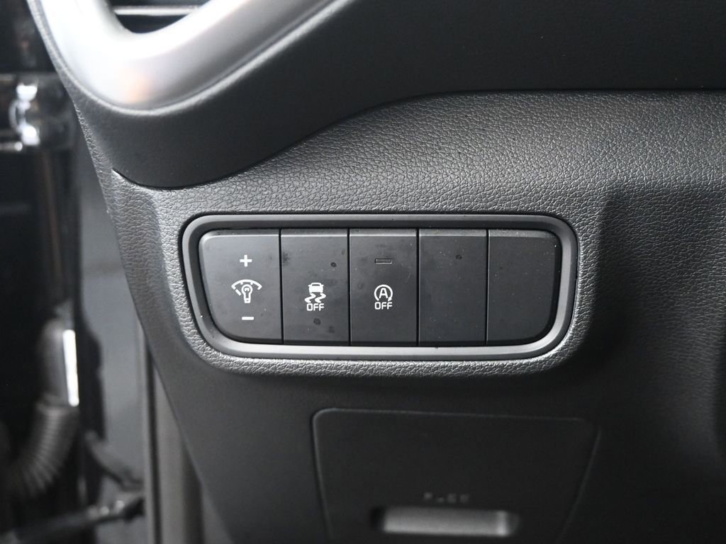 Used 2025 Kia Soul LX w/ LX Technology Package image 28