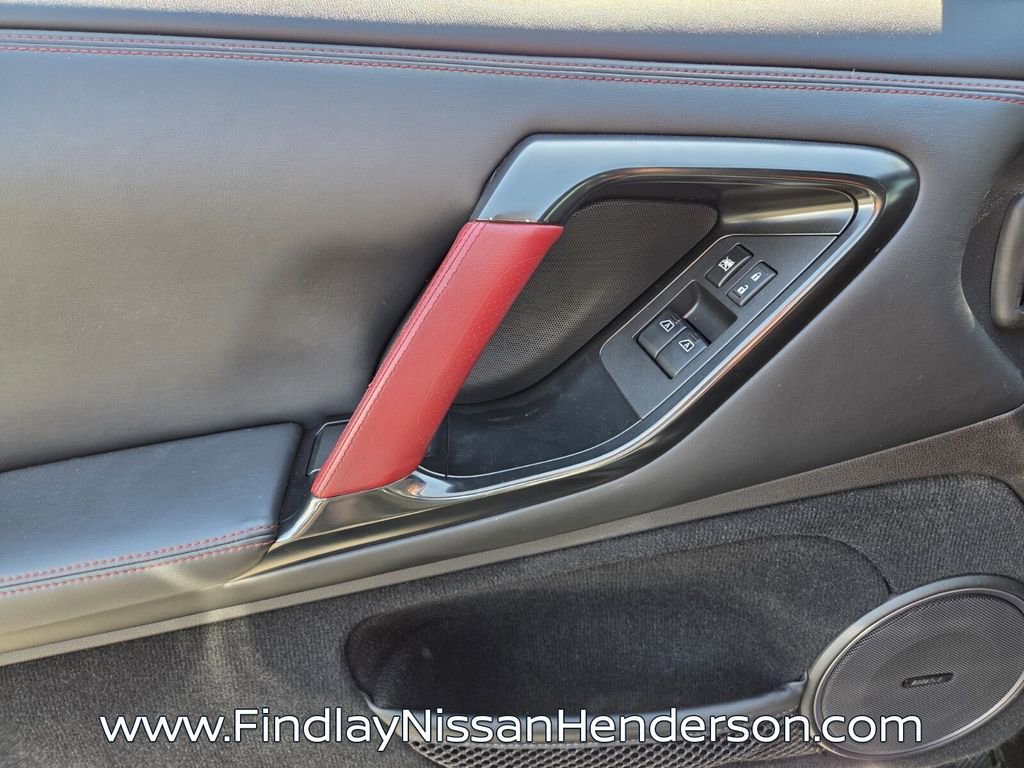 Used 2018 Nissan GT-R NISMO image 11