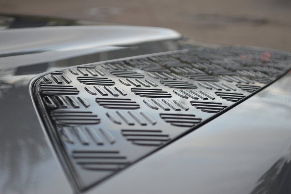 Used 2024 Land Rover Defender 90 X-Dynamic SE image 14