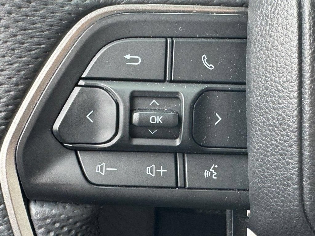 Used 2025 Toyota Sequoia Limited w/ Tow Technology Package AWD/4WD image 28