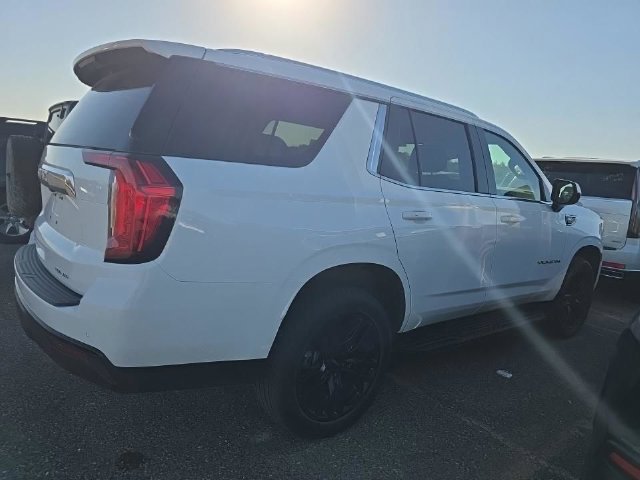 Used 2023 GMC Yukon SLE w/ Gmc Pro Safety Plus Package AWD/4WD image 17