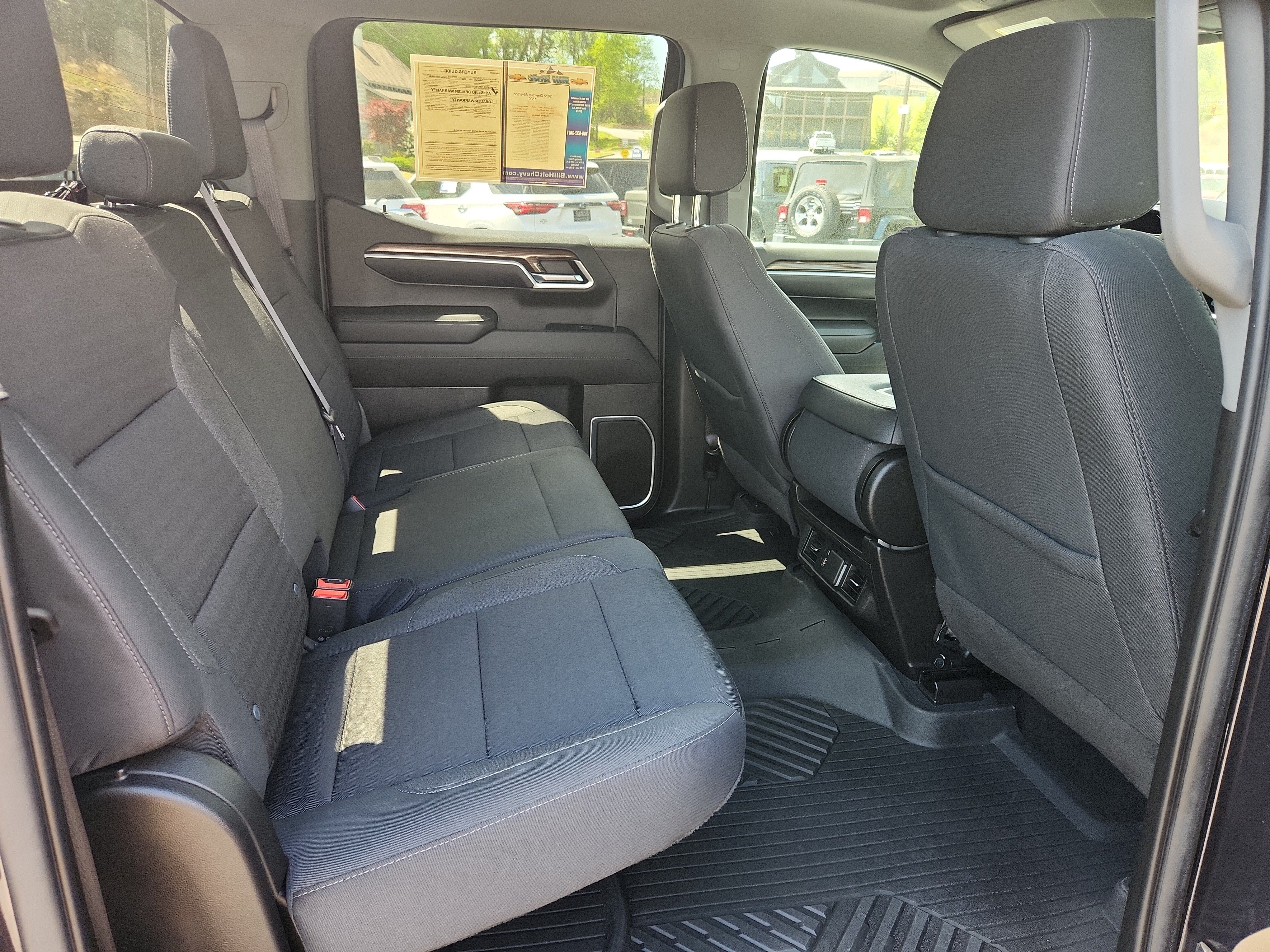 Used 2022 Chevrolet Silverado 1500 LT AWD/4WD image 40