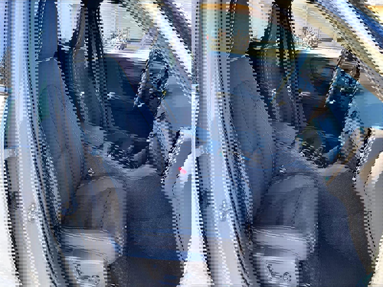 Used 2024 Volvo XC40 Recharge Plus w/ Protection Package Premier image 10