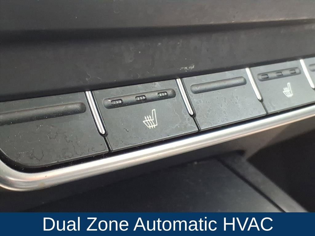 Used 2017 Kia Sorento LX w/ LX Convenience Package image 6