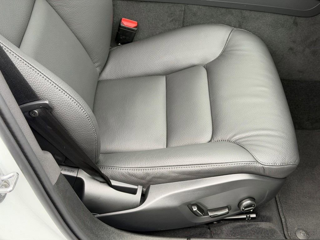 Certified 2025 Volvo V60 B5 Cross Country Plus image 13