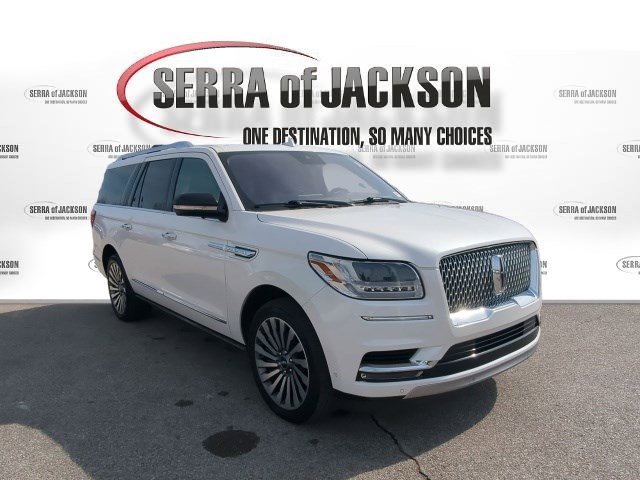 Used 2018 Lincoln Navigator L Reserve w/ Technology Package image 2
