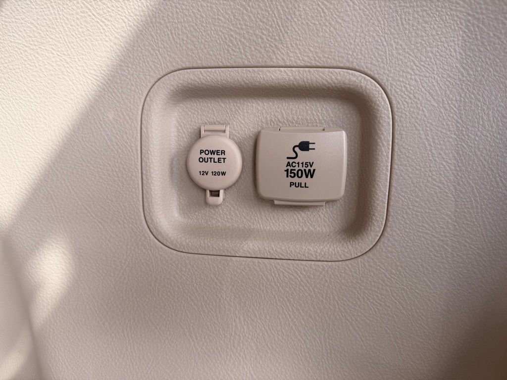 Used 2012 Hyundai Veracruz Limited w/ Entertainment Pkg image 36