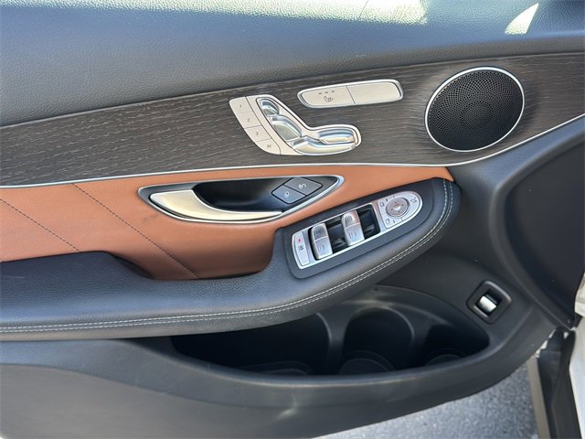 Used 2022 Mercedes-Benz GLC 300 image 22