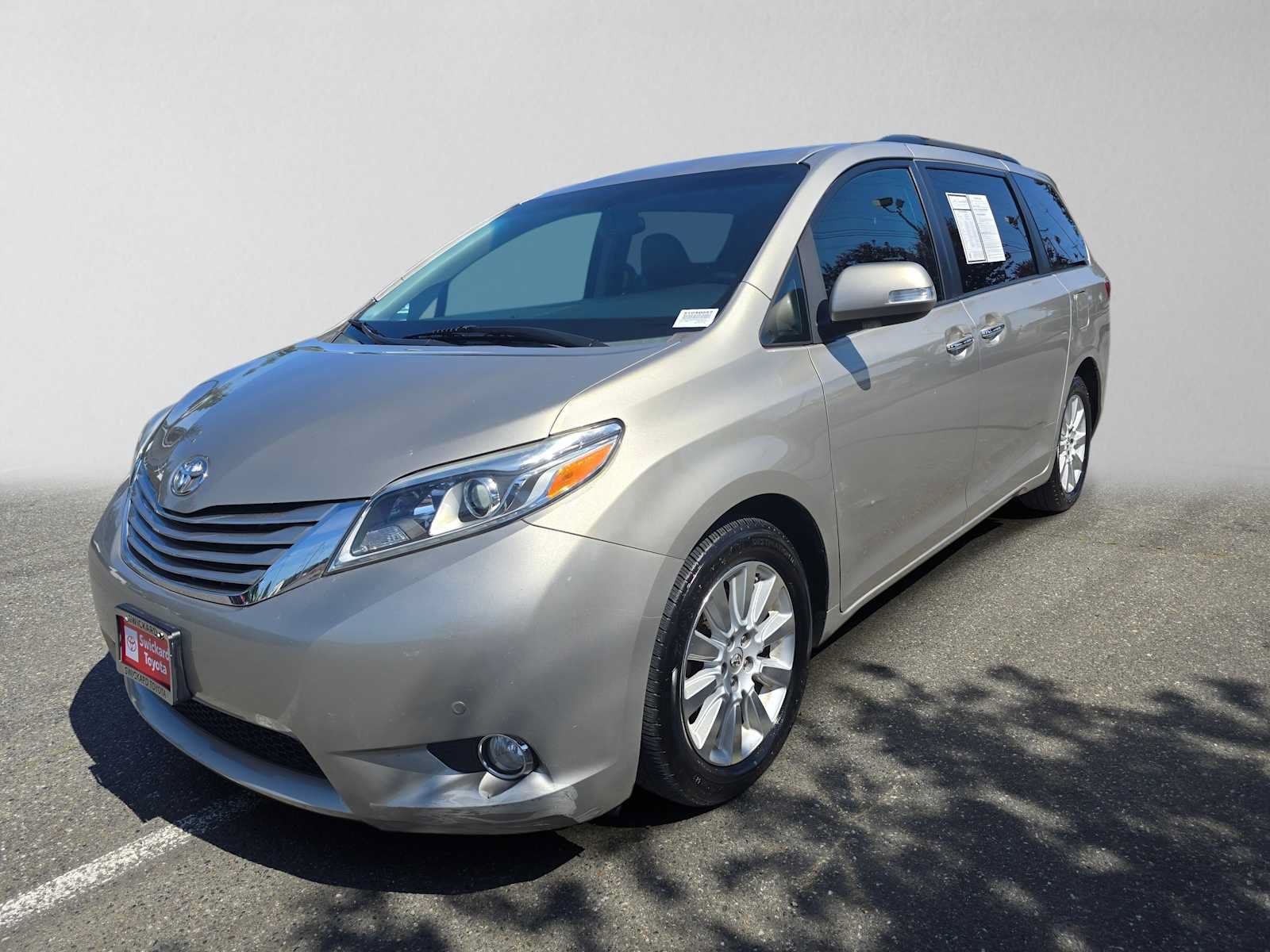 Used 2015 Toyota Sienna Limited AWD/4WD image 3
