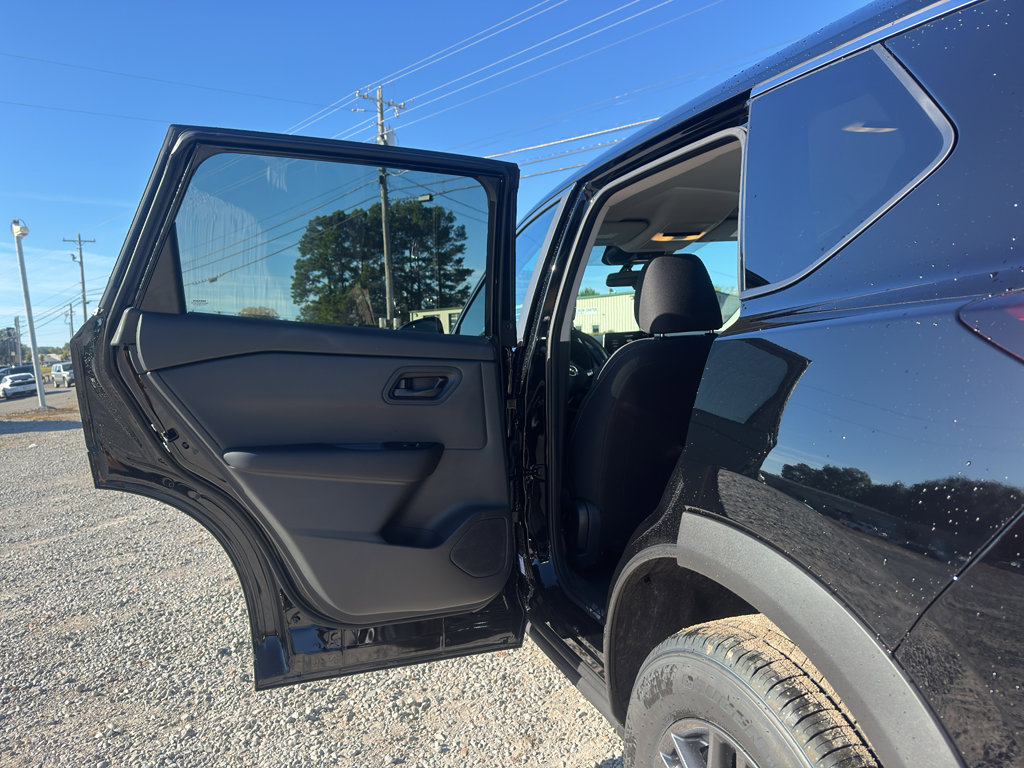 New 2026 Nissan Rogue S image 19