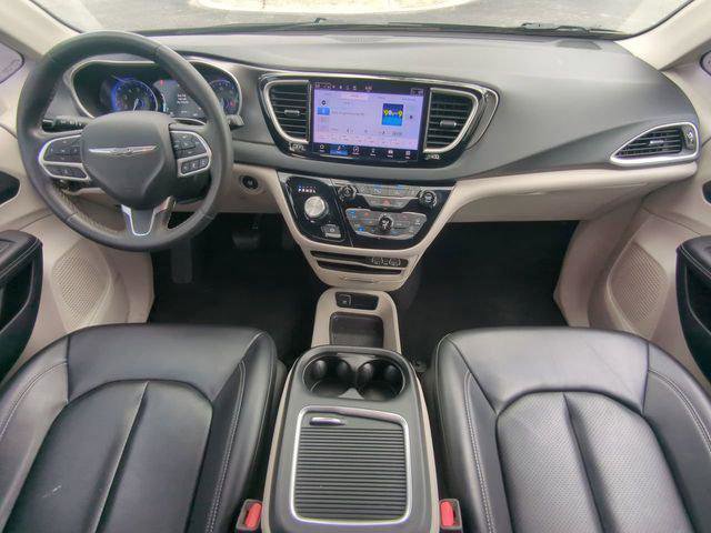 Certified 2023 Chrysler Pacifica Touring-L FWD image 19