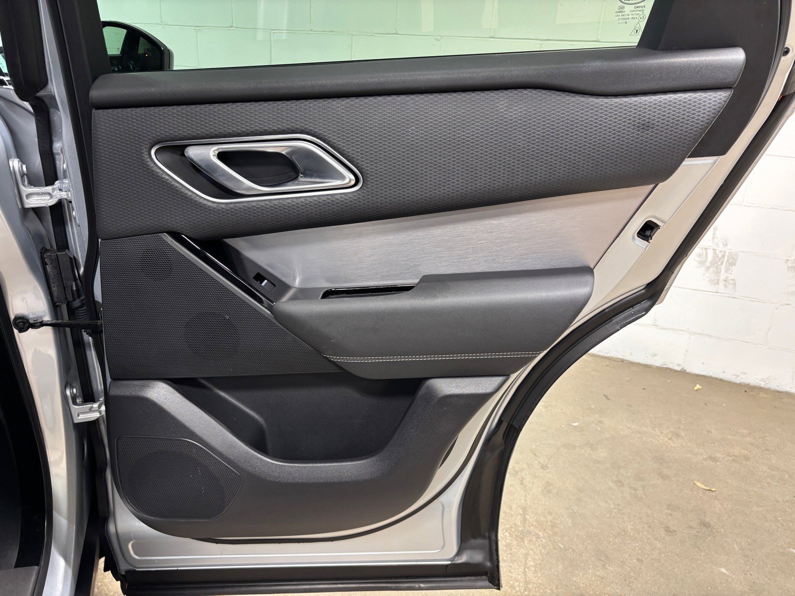 Used 2023 Land Rover Range Rover Velar R-Dynamic S AWD/4WD image 41