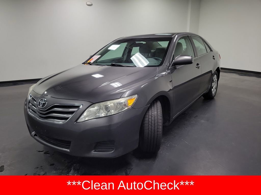 Used 2010 Toyota Camry LE image 4