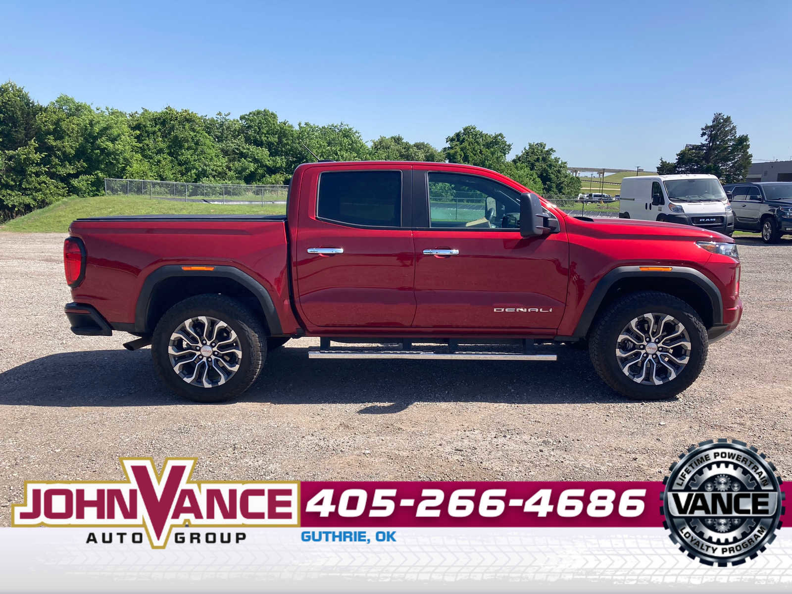 Used 2024 GMC Canyon Denali AWD/4WD image 8
