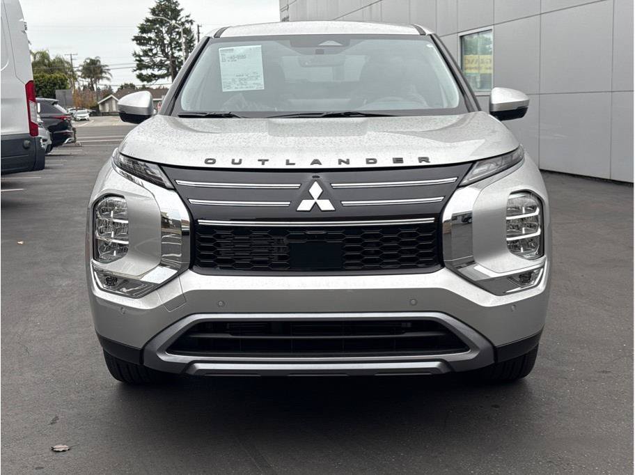 New 2026 Mitsubishi Outlander SE FWD image 2