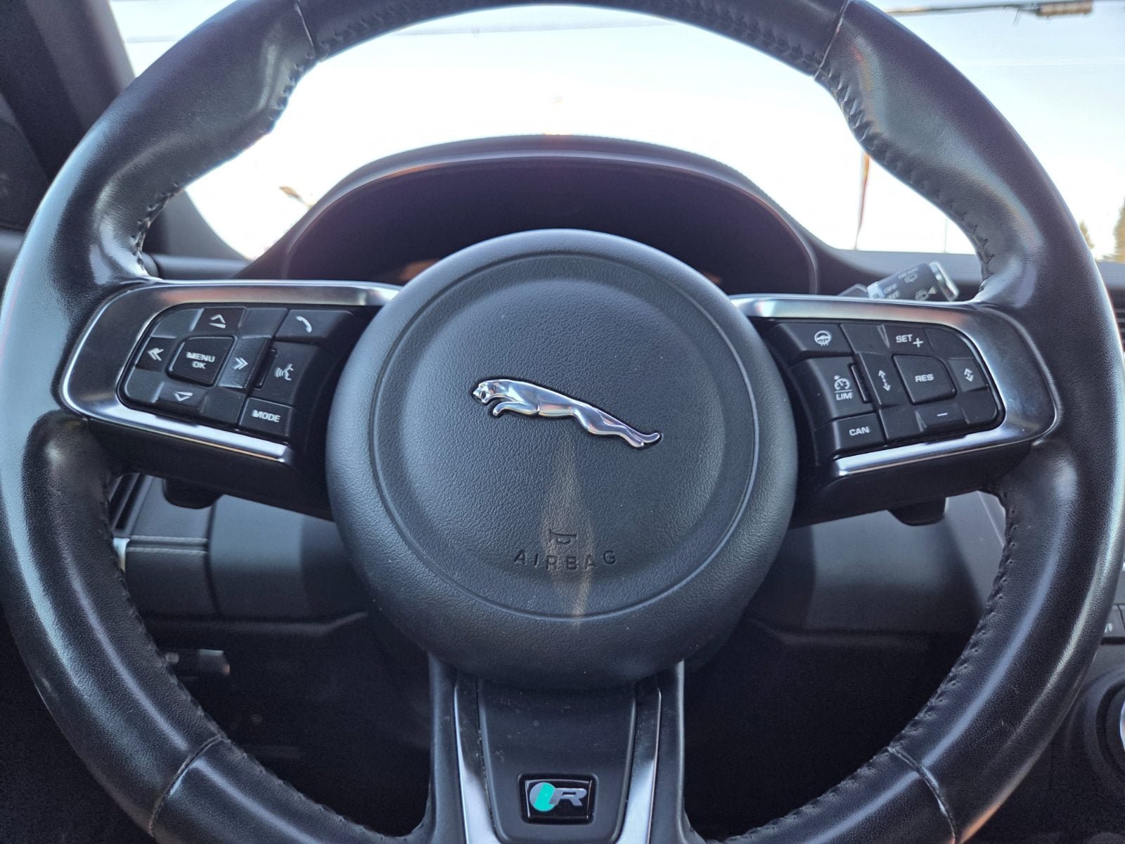 Used 2019 Jaguar E-PACE R-Dynamic HSE AWD/4WD image 17
