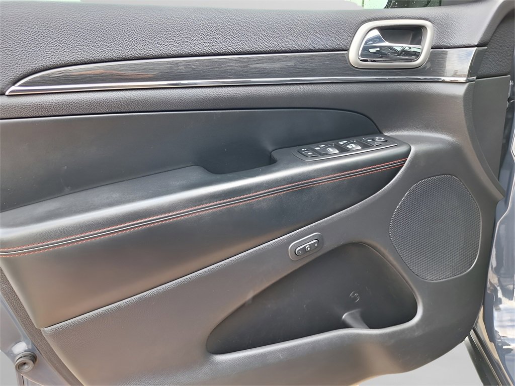 Used 2017 Jeep Grand Cherokee Trailhawk image 31