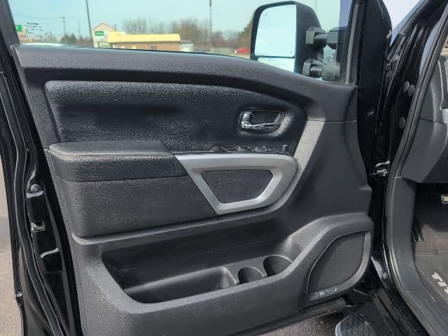Used 2017 Nissan Titan PRO-4X image 19