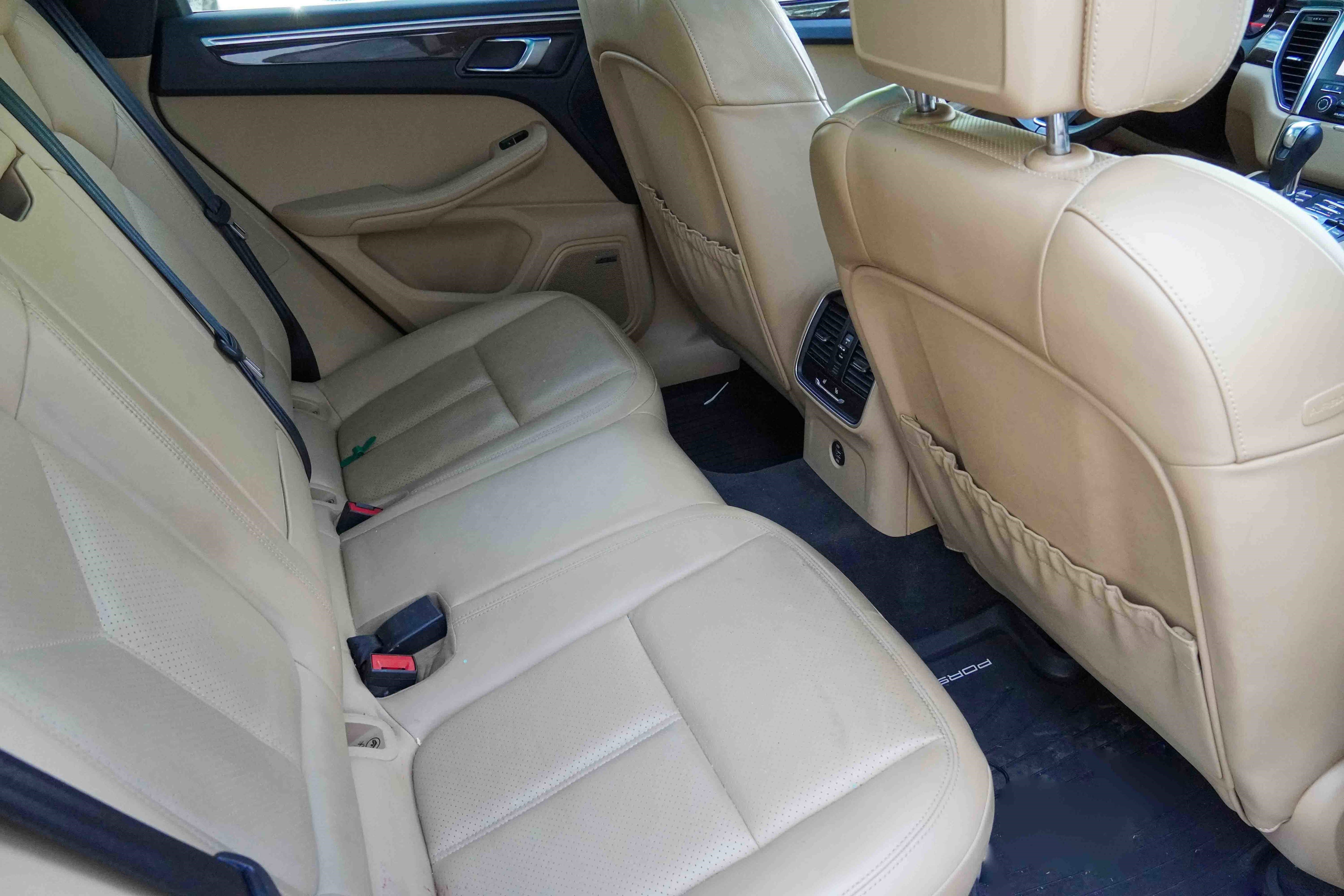 Used 2018 Porsche Macan Sport Edition image 32