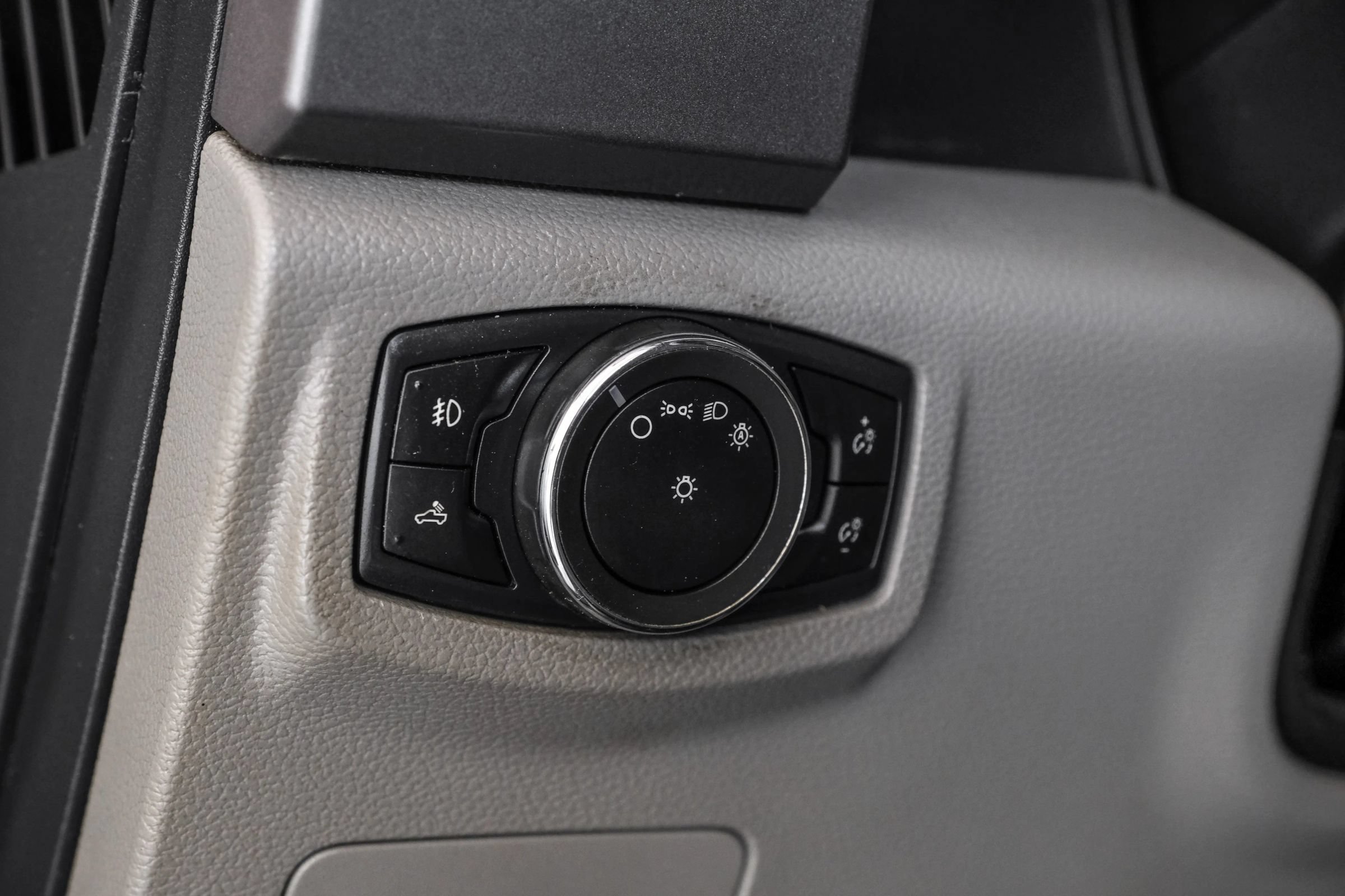 Used 2015 Ford F150 XLT AWD/4WD image 20