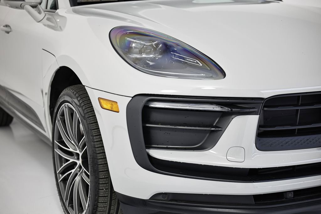 Used 2025 Porsche Macan image 17