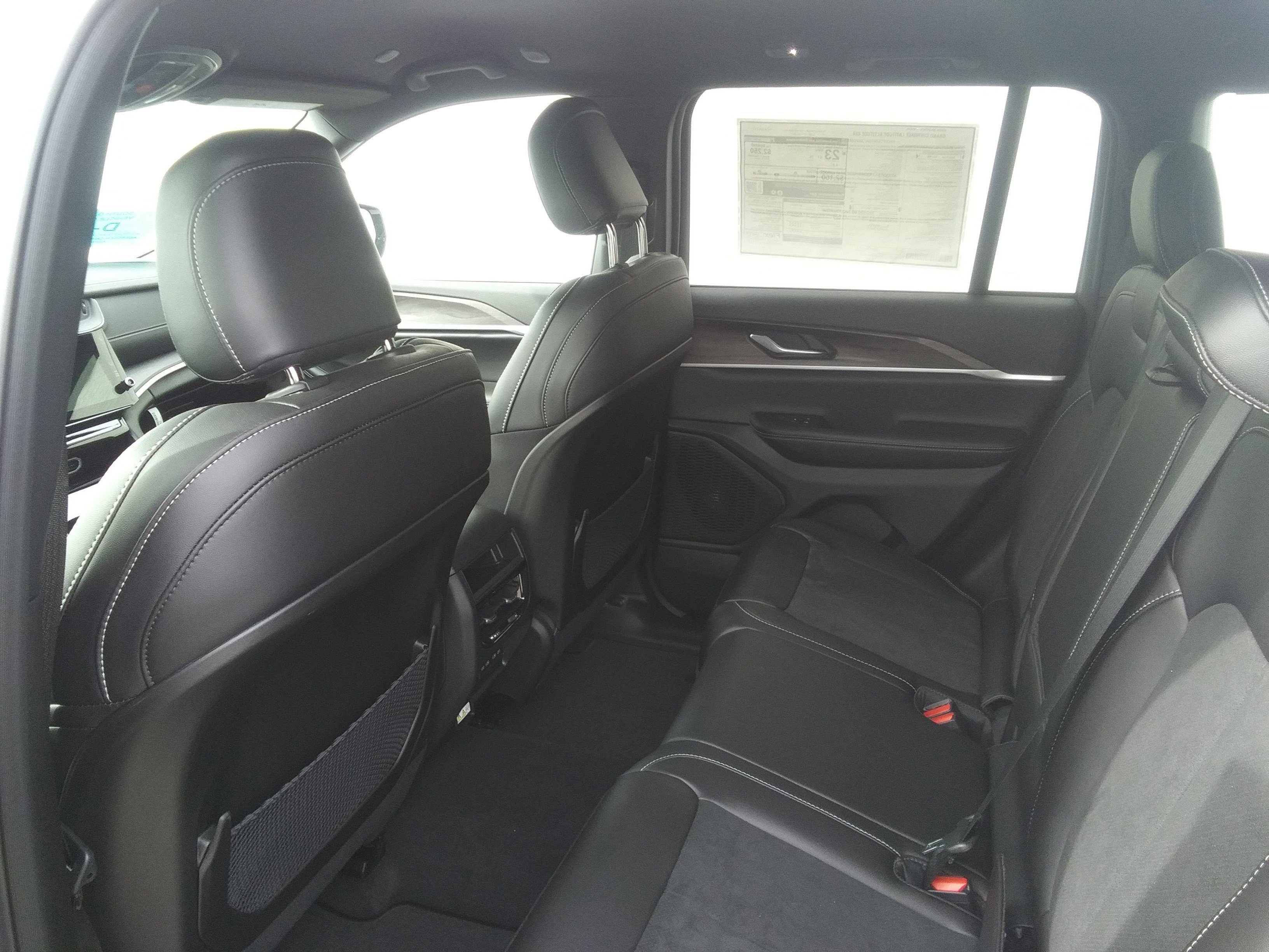 New 2026 Jeep Grand Cherokee Altitude AWD/4WD image 10