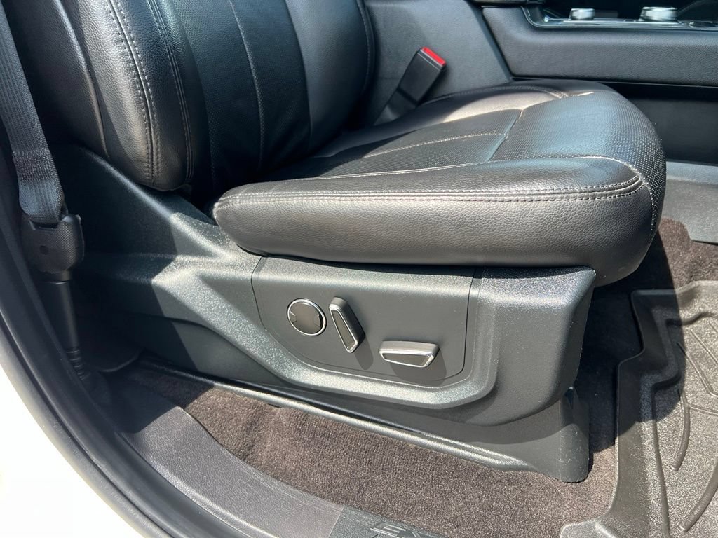 Used 2019 Ford Expedition Max XLT w/ Equipment Group 202A AWD/4WD image 23