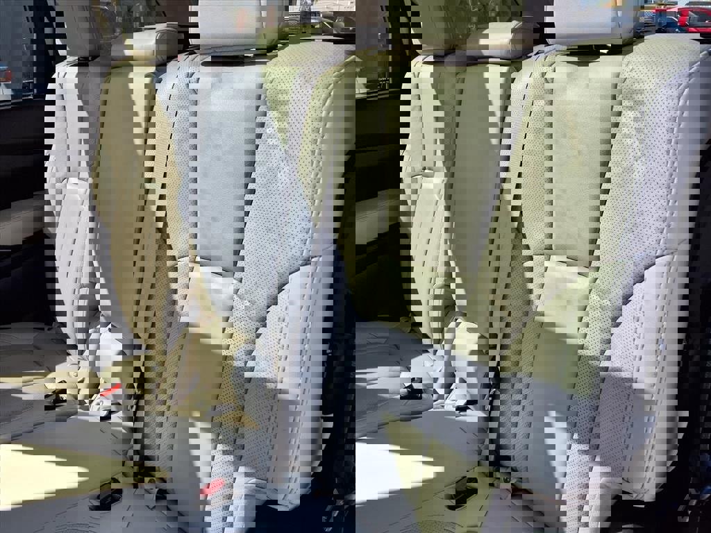 Used 2021 Subaru Ascent Limited w/ Technology Package image 10