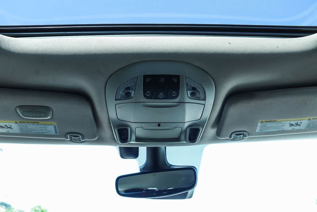 Used 2019 Chrysler Pacifica Limited w/ Advanced Safetytec Group FWD image 11
