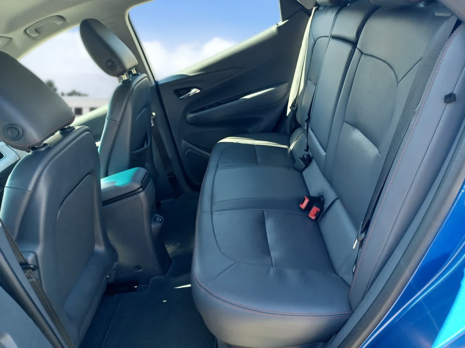 Used 2017 Chevrolet Bolt Premier w/ Driver Confidence II Package FWD image 16