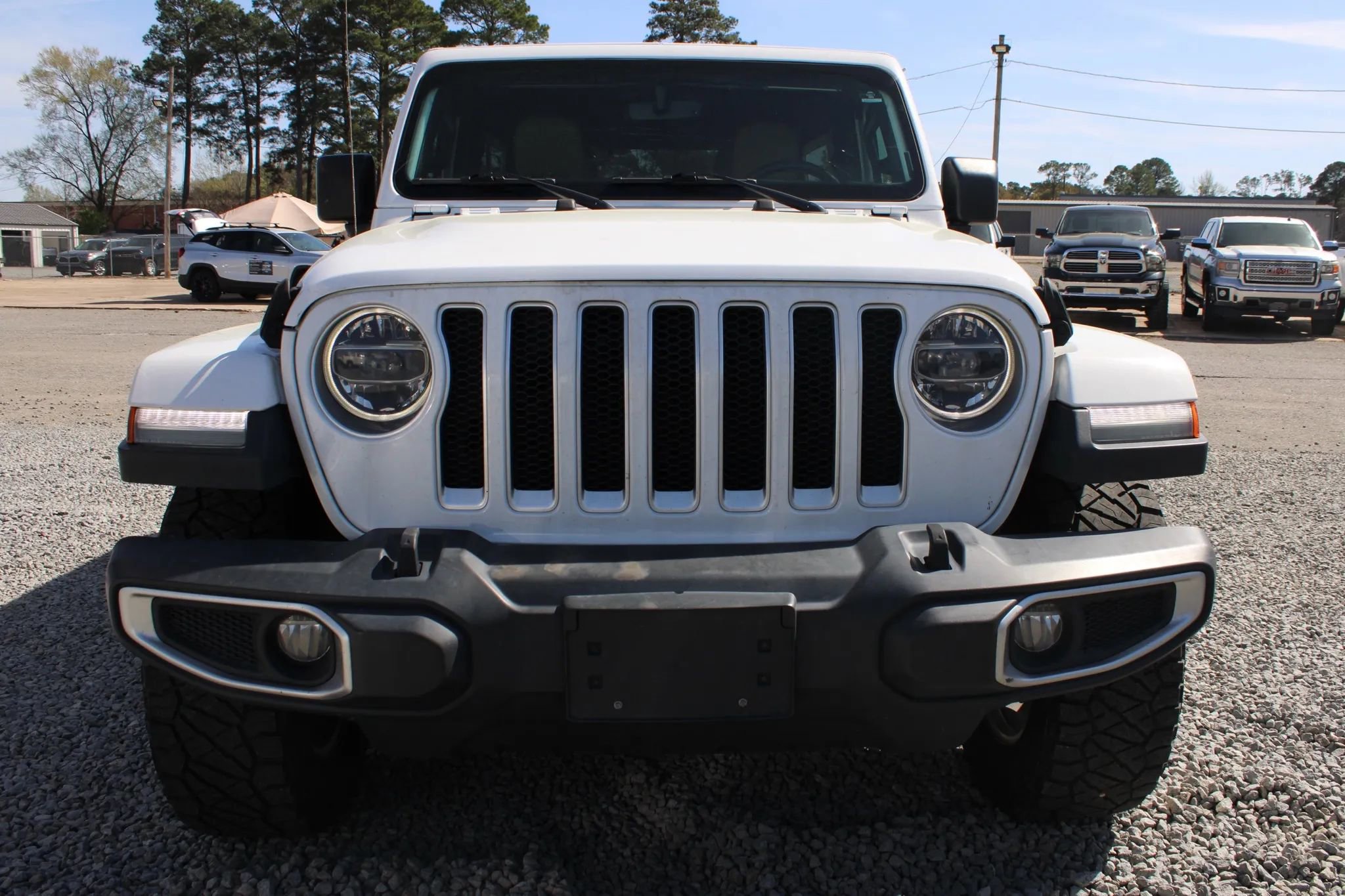 Used 2018 Jeep Wrangler Unlimited Sahara image 4