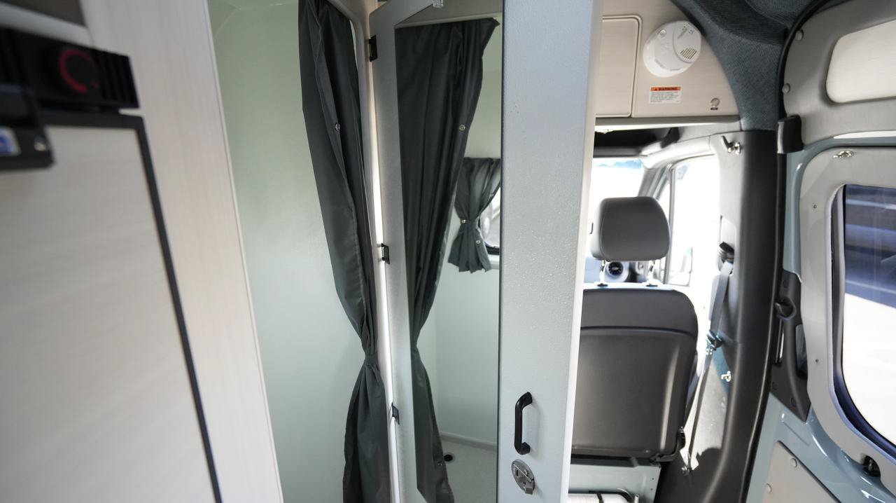 Used 2022 Mercedes-Benz Sprinter 2500 image 19