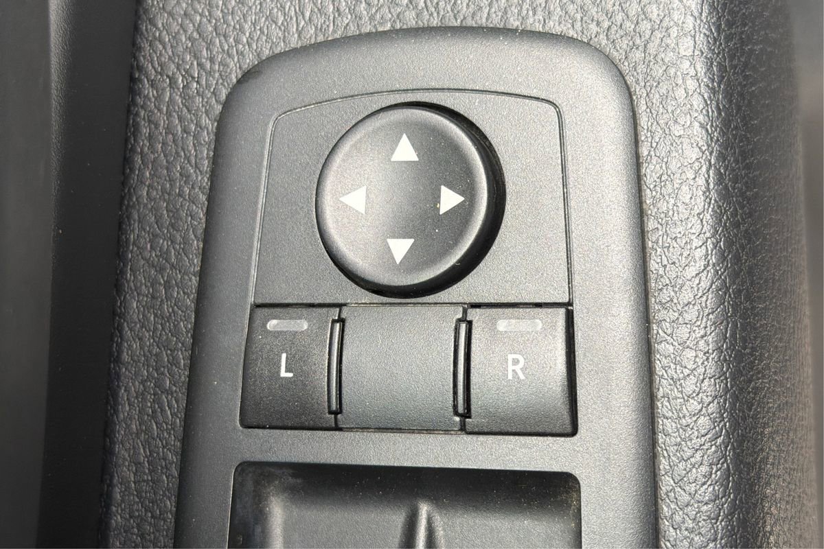 Used 2015 RAM 1500 Express image 34