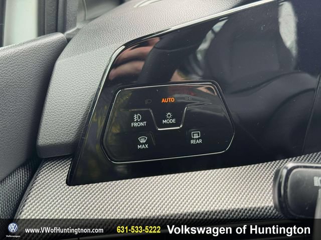 Certified 2025 Volkswagen GTI Autobahn FWD image 20