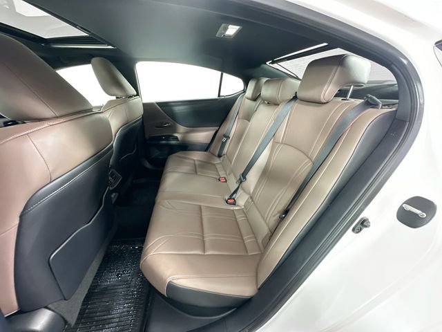 Used 2025 Lexus ES 300h w/ Technology Package FWD image 26