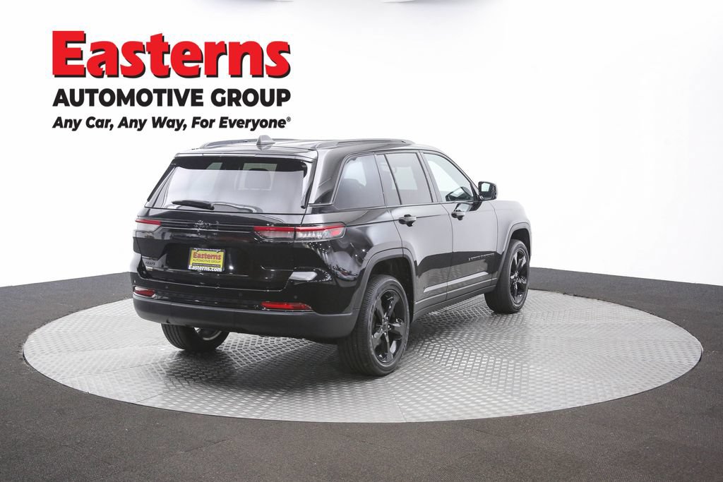 Used 2024 Jeep Grand Cherokee Altitude AWD/4WD image 41