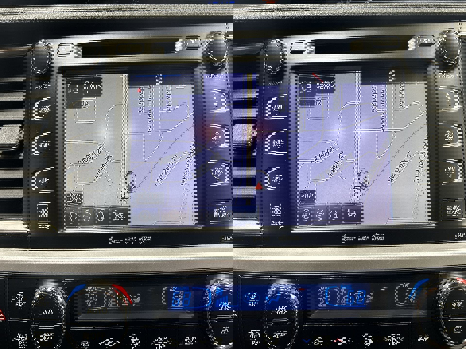 Used 2016 Toyota Highlander Limited image 15