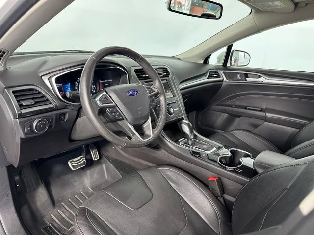 Used 2016 Ford Fusion Titanium FWD image 16