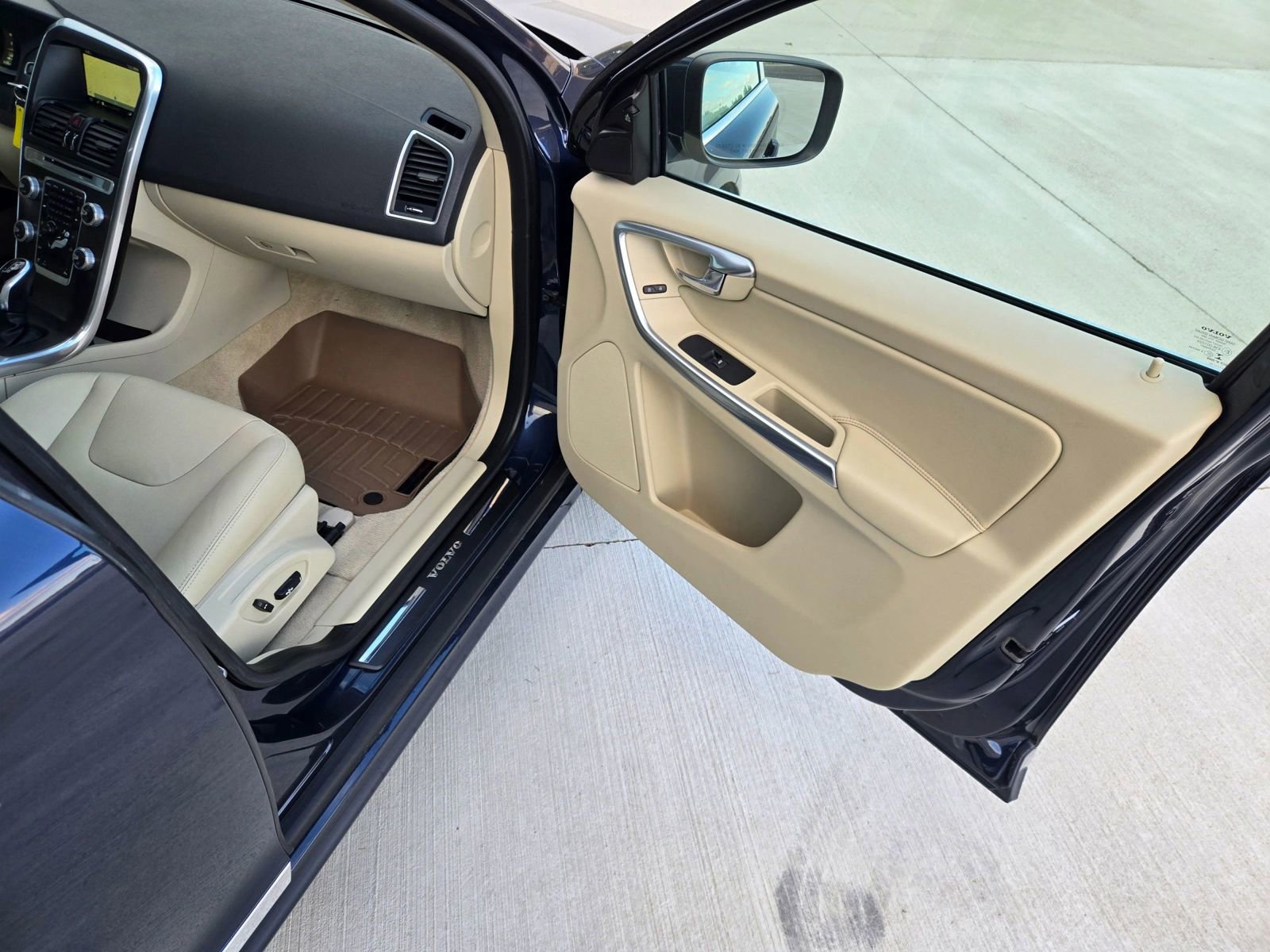 Used 2015 Volvo XC60 T5 image 19