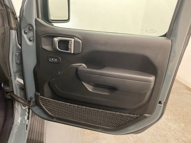 Used 2024 Jeep Wrangler Unlimited w/ Convenience Group AWD/4WD image 26