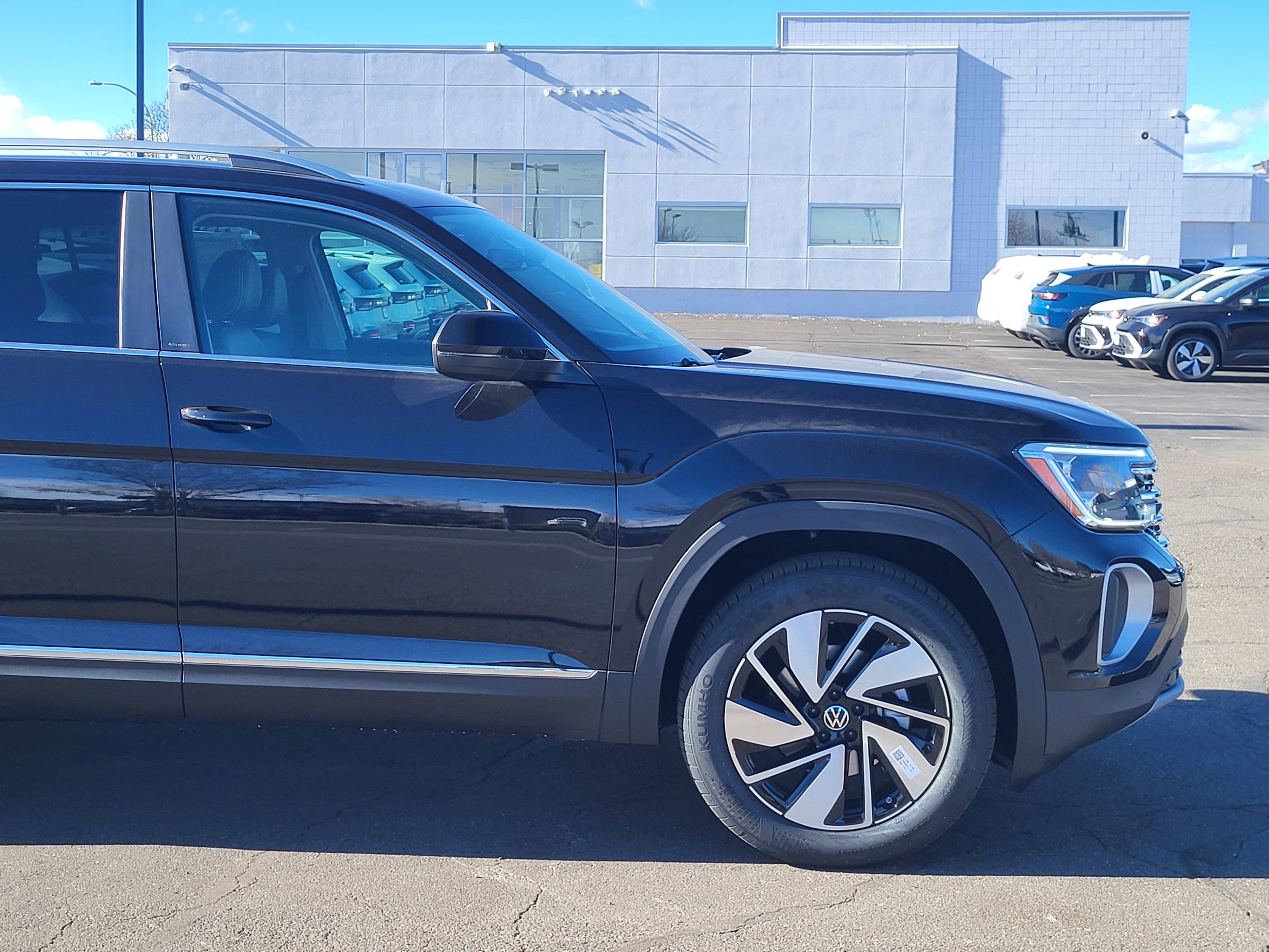 New 2026 Volkswagen Atlas SEL image 8