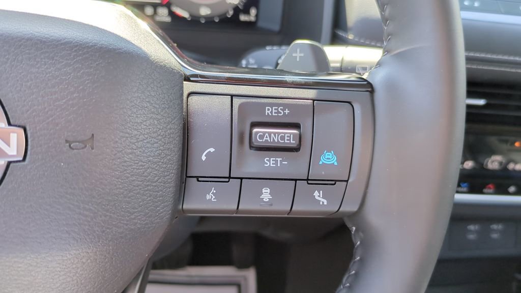 Used 2025 Nissan Rogue SL w/ Tech Package image 23