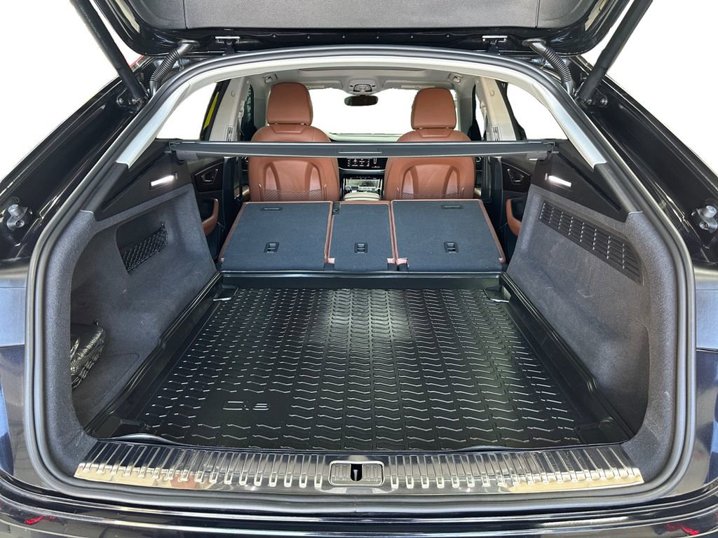 Used 2020 Audi Q8 Premium Plus w/ Premium Plus Package image 19